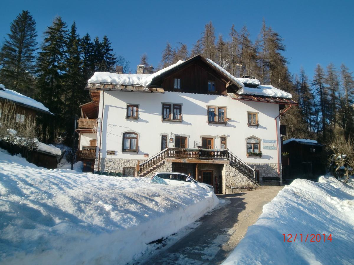 Menardi Sisto B&B Cortina dʼAmpezzo Exteriör bild