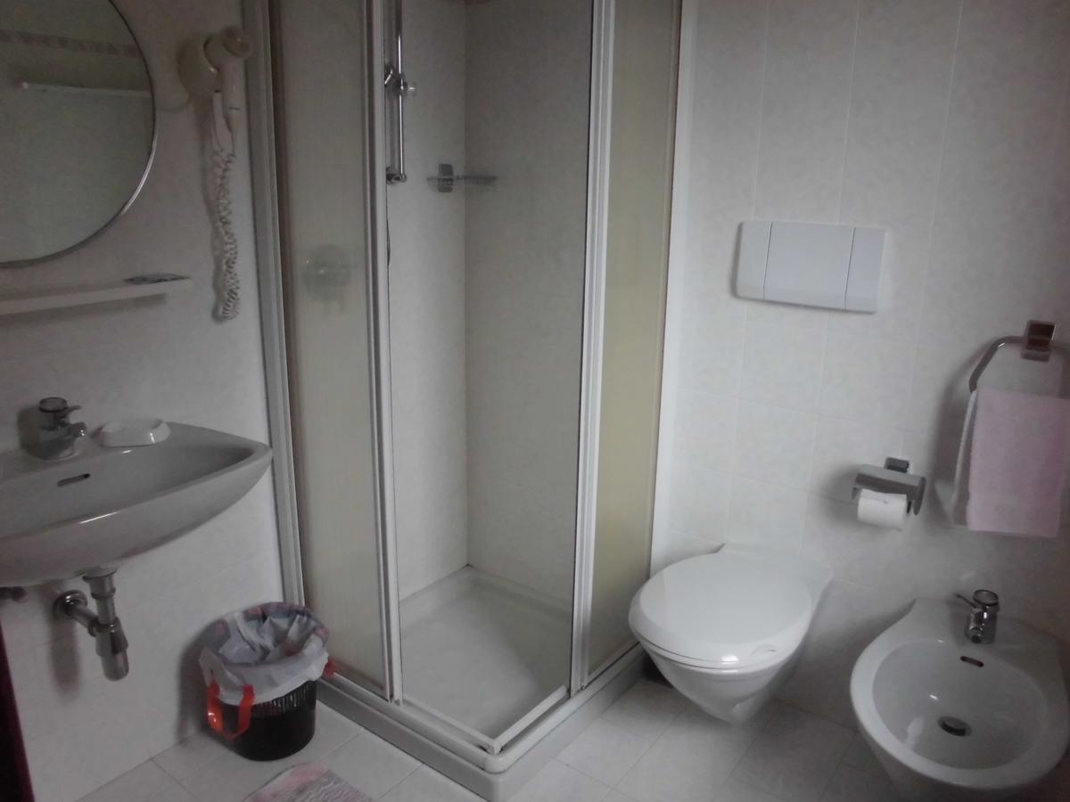 Menardi Sisto B&B Cortina dʼAmpezzo Exteriör bild