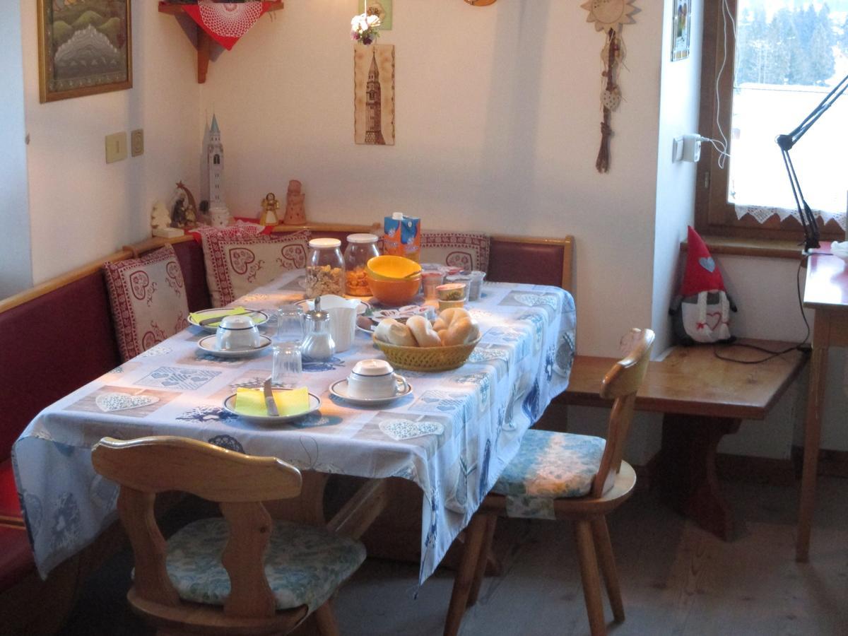 Menardi Sisto B&B Cortina dʼAmpezzo Exteriör bild